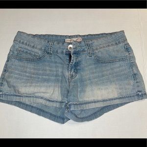 Juniors low rise shorts